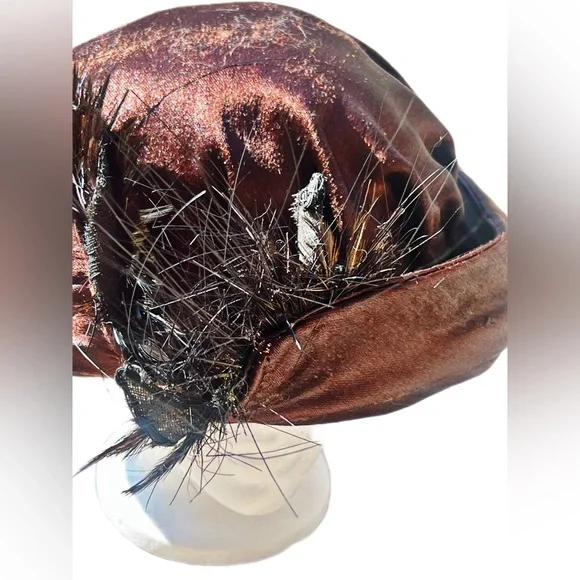 VTG- Rare find!Dark Merlot Red VOGUL NEW YORK New York Hat display picture 3